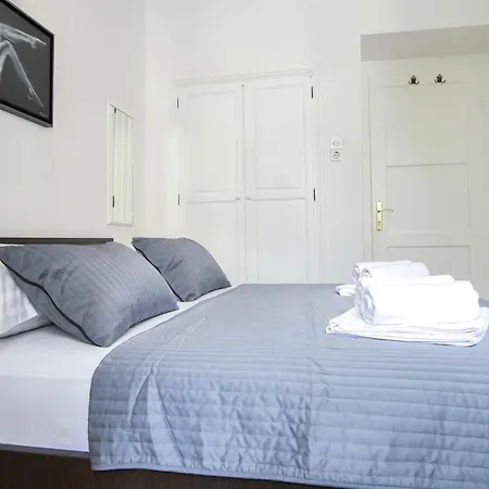 Apartment Beach Makarska דירה *