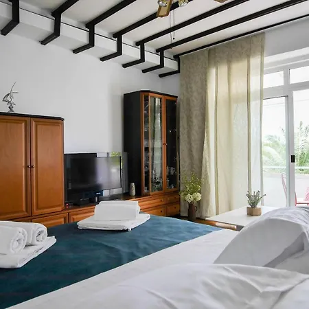 Apartment Beach Makarska * מאקרסקה